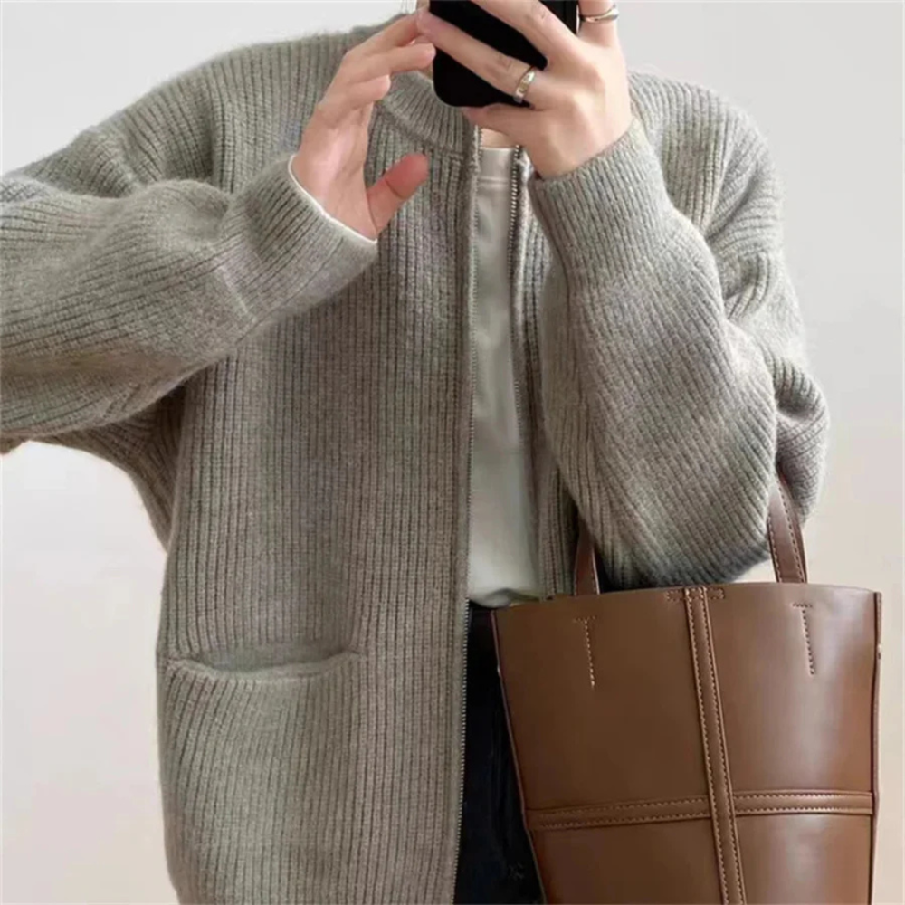 Street-wave Plus Size Zip Cardigan for Women Cozy Oversized Knit with Front Pockets
