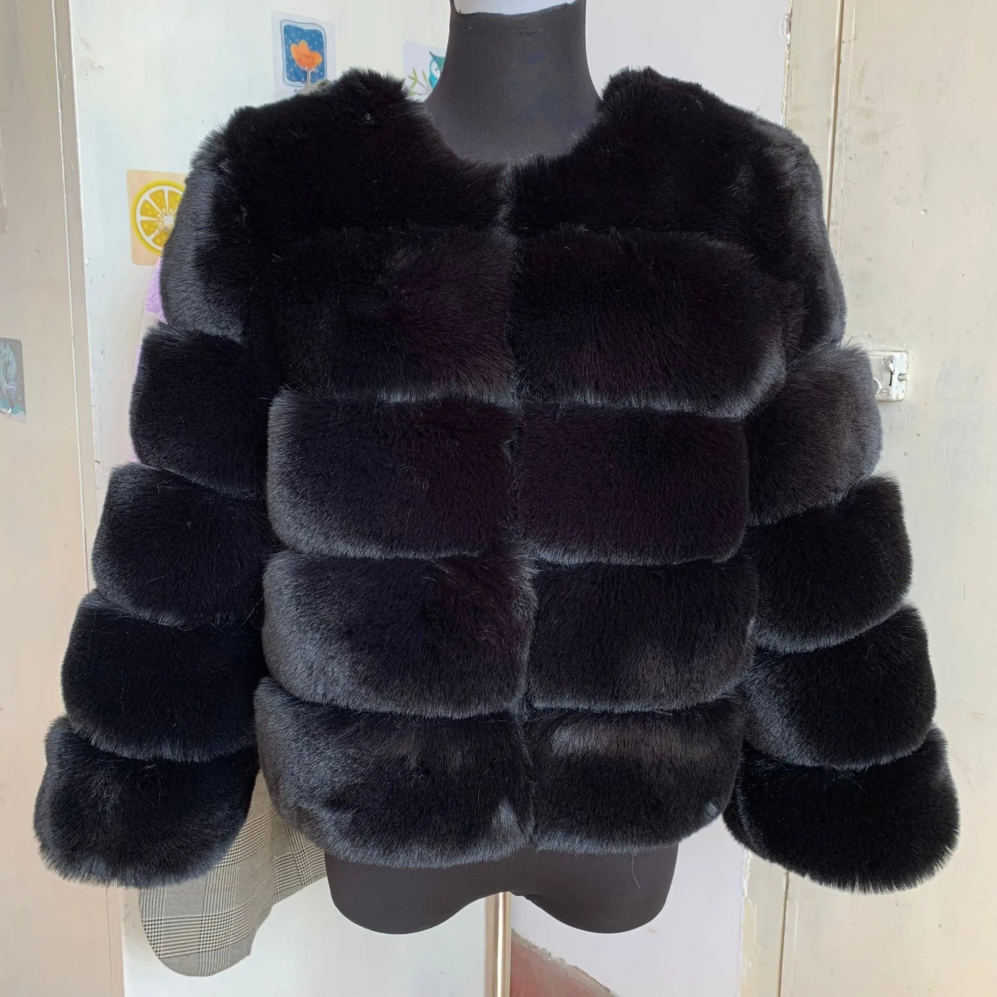 Street-Wave Faux Fur Winter Coat For Women Luxurious Warmth And Glamour Must Have