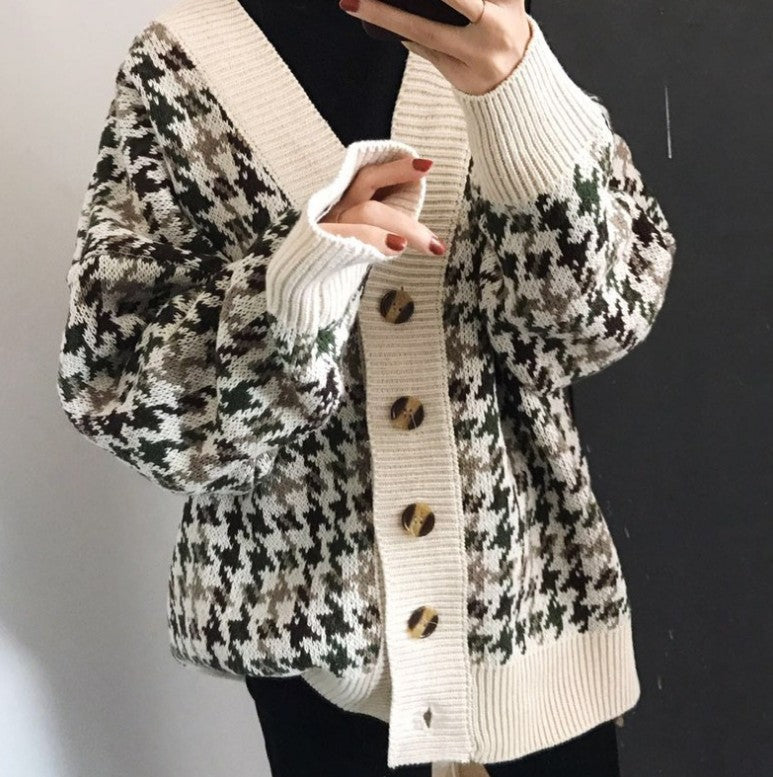Street-Wave Women's Knit Cardigan With Modern Houndstooth Pattern And Button Front For Effortless Chic