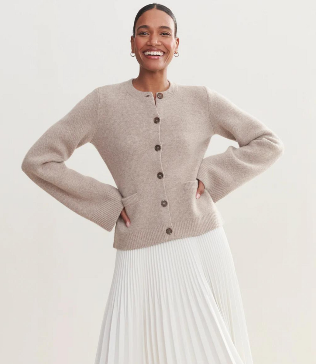 Street-wave Luxe Knit Cardigan for Women Soft Wool Blend Beige Cozy Elegant Everyday Wear