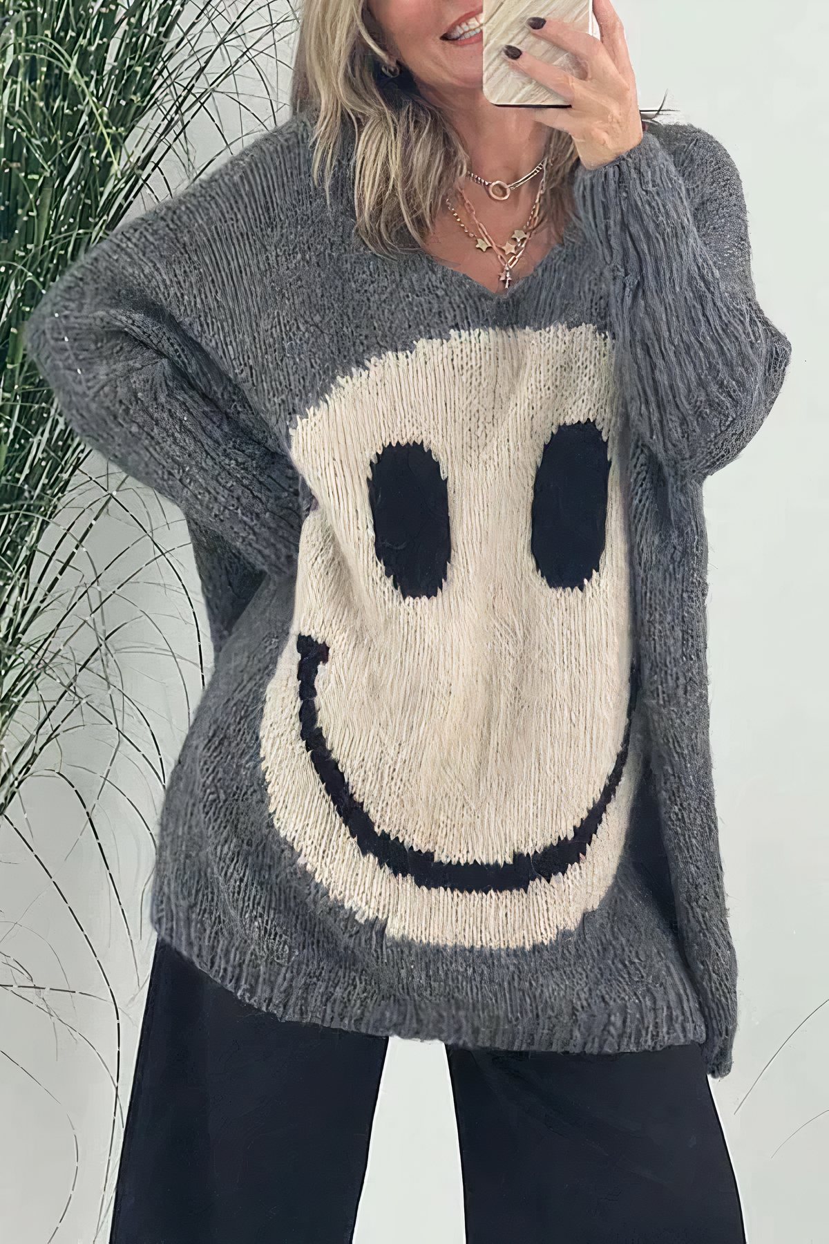 Street-wave Oversized Smiley Knit Sweater For Women, Cozy Soft Throw-On Knitwear