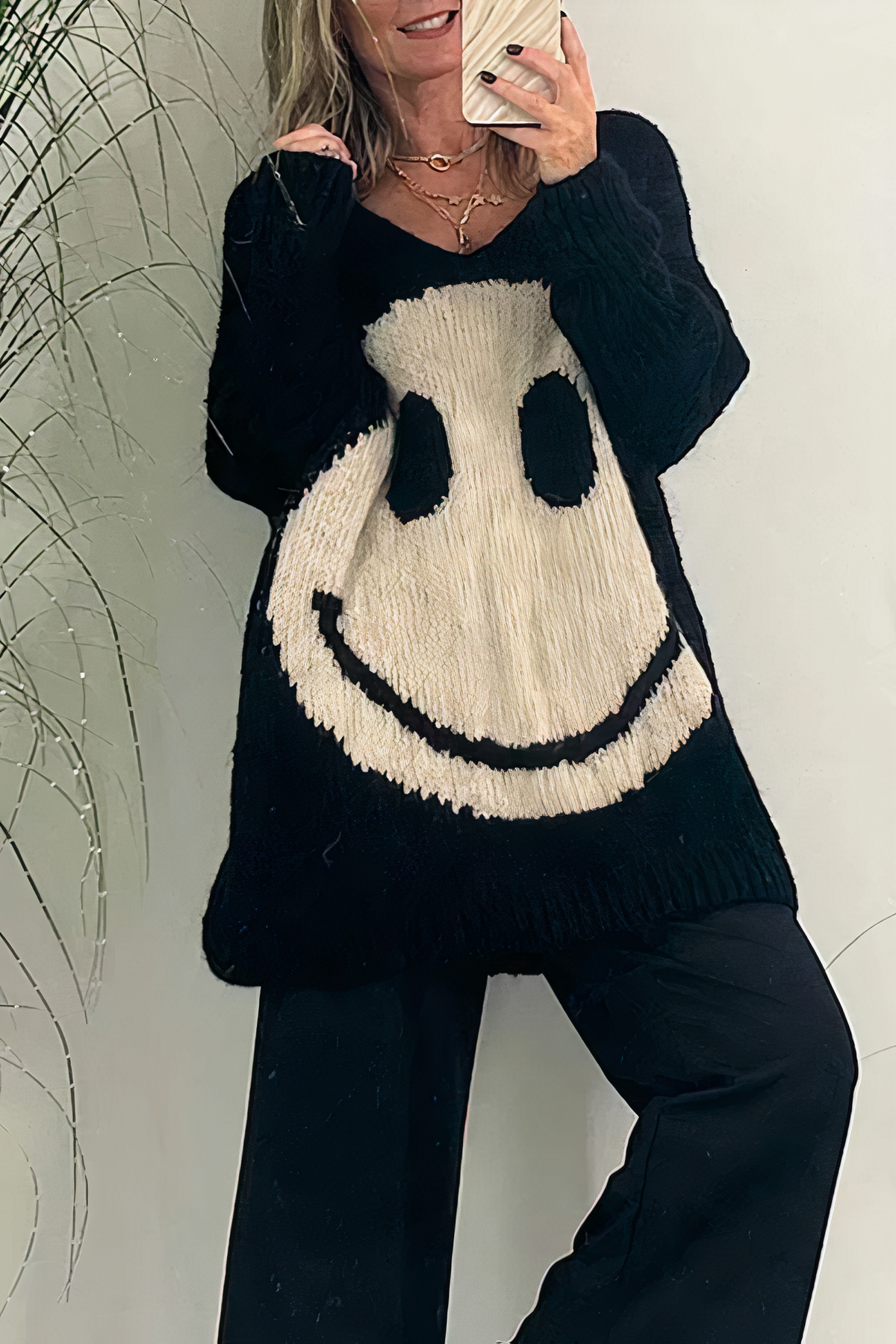 Street-wave Oversized Smiley Knit Sweater For Women, Cozy Soft Throw-On Knitwear