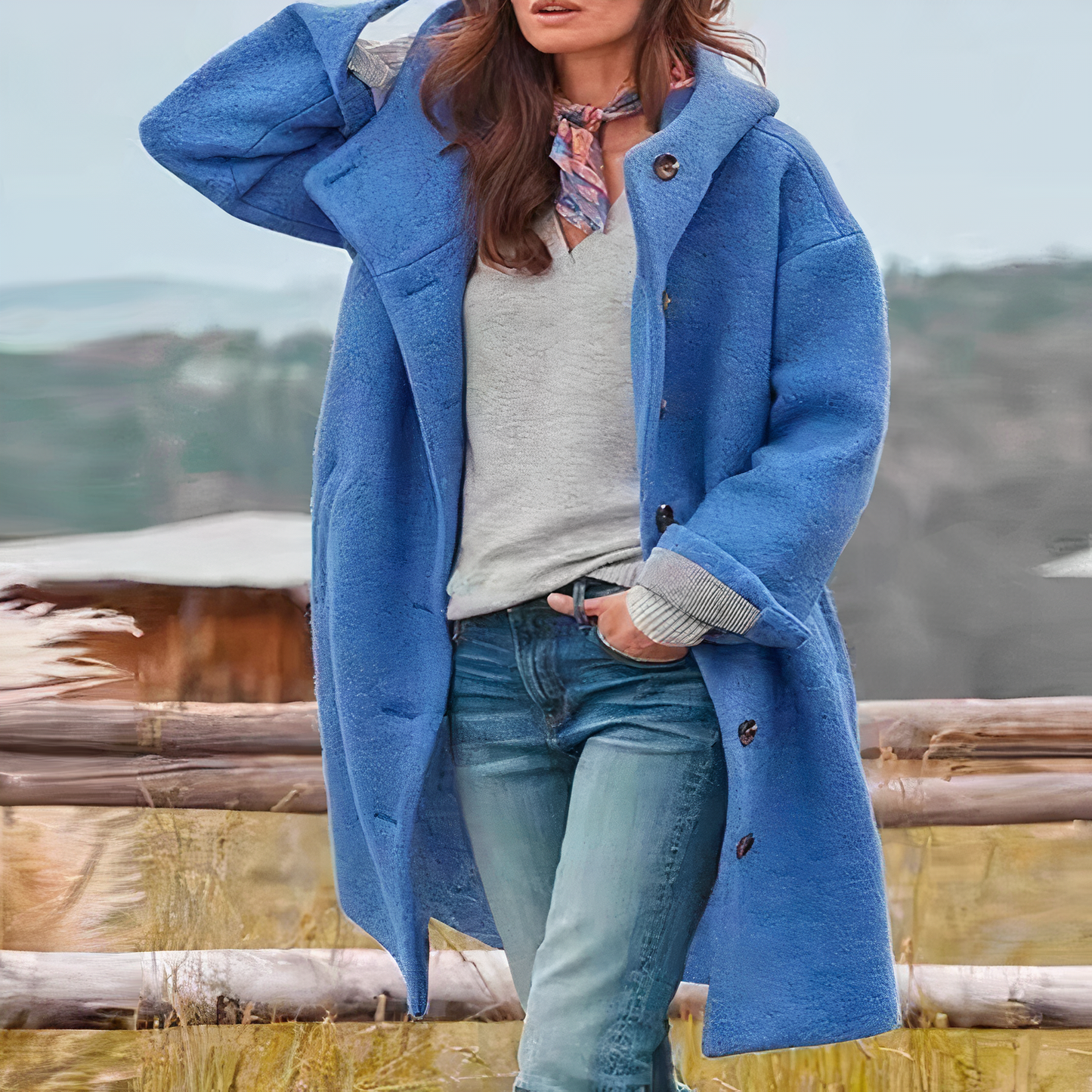 Street-Wave Wool Coat: Warm Chic for Elegant Women