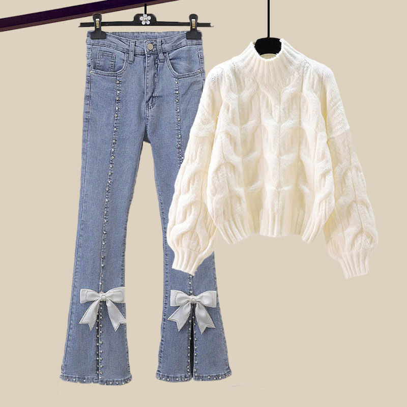 Street-Wave Fleur Retro Glam Set For Women Soft Cream Pullover And Pearl-Embellished Jeans