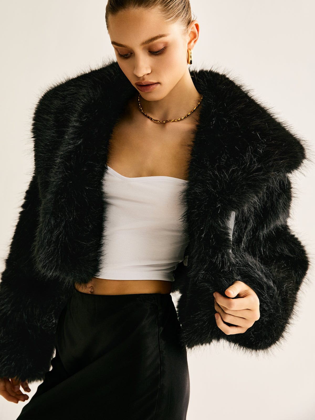 Streetwave Faux Fur Coat Black Luxury Cozy Oversized Statement Piece For Trendsetting Women
