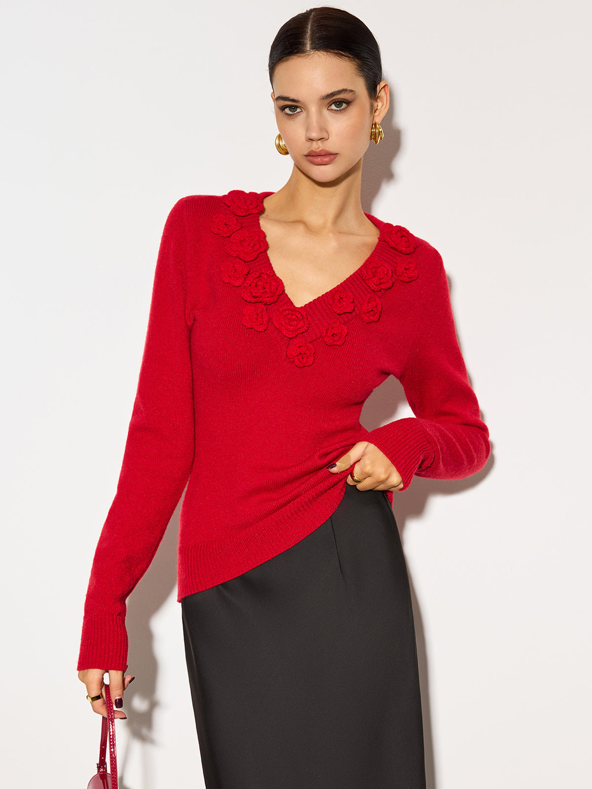 Street Wave Knit Blouse With Floral Details V Neck Feminine Fit For Women Elegant And Sophisticated