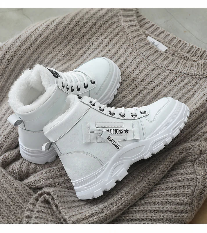 Street-Wave Cozy Lace-Up Sneakers For Women With Plush Comfort And Eco Friendly Street Style