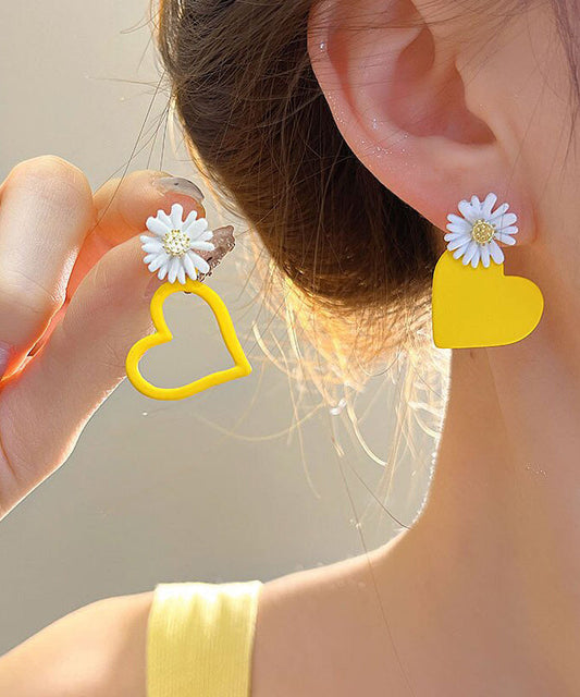 Magnifiques boucles d'oreilles à tige asymétriques en alliage jaune émaillé cuit motif floral - Street-Wave