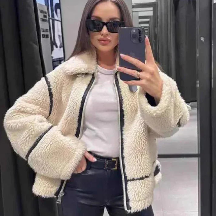 Street-Wave Lambswool Short Coat For Women Cashmere Blend Cozy Warmth Modern Shearling Style
