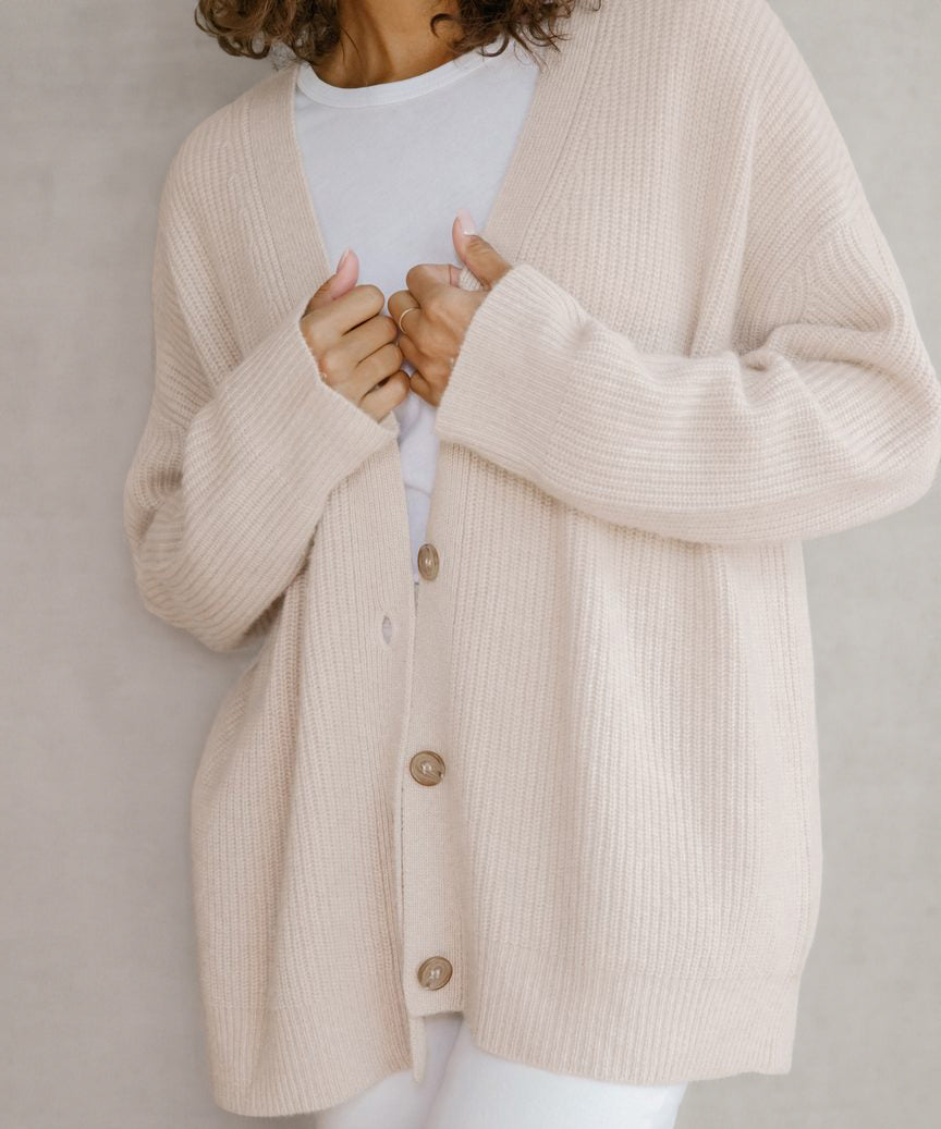 Street-Wave Cashmere Cocoon Cardigan Vest For Women With Luxe Softness And Versatile Comfort