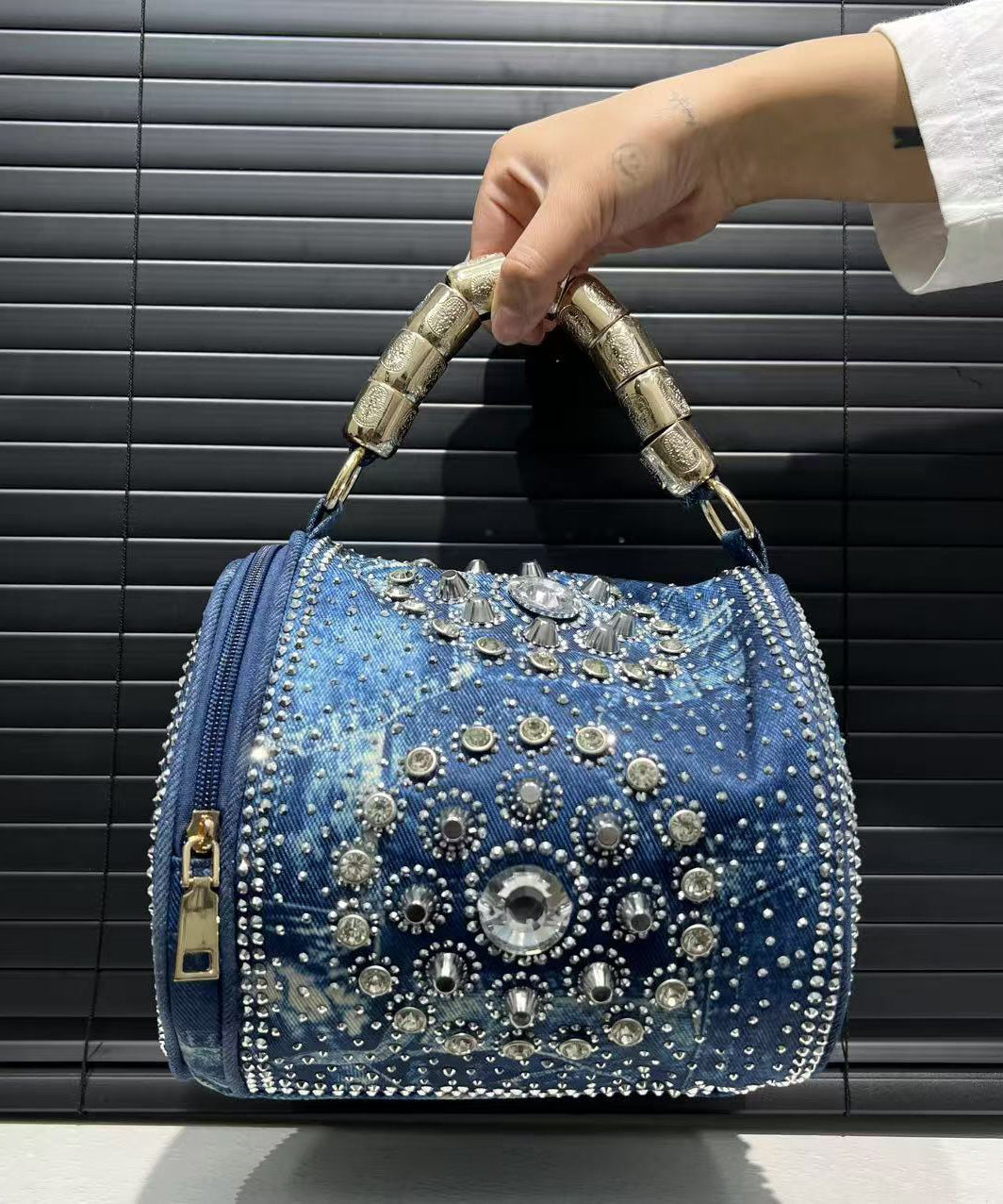 Sac fourre-tout chic en denim bleu avec rivets et zircons - Street-Wave