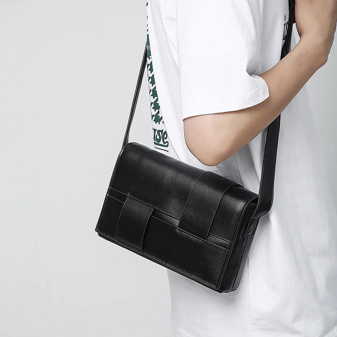 Street-Wave Cruxly Shoulder Bag - Sustainable Leather Crossbody With Adjustable Strap And Hands Free Convenience
