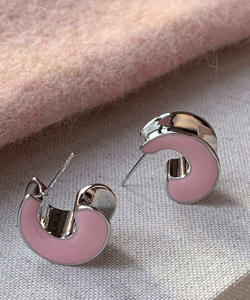 Jolies boucles d'oreilles créoles en argent sterling rose en forme de C avec glaçage goutte à goutte - Street-Wave