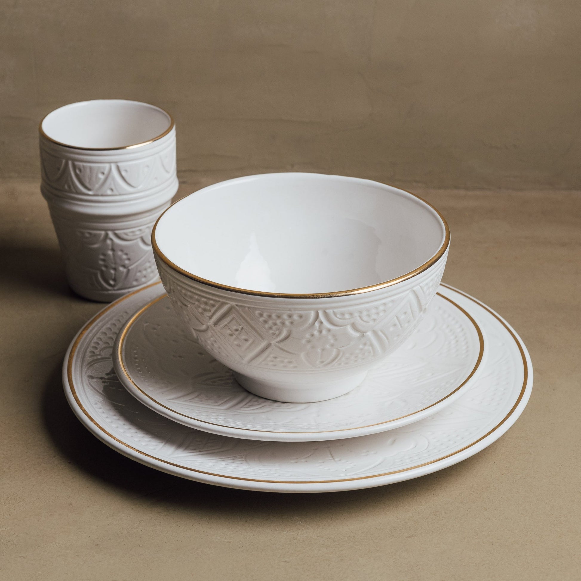 Zagora White - Moroccan Dinnerware Set Adorned with 12 Carat Gold Accents - Street-Wave