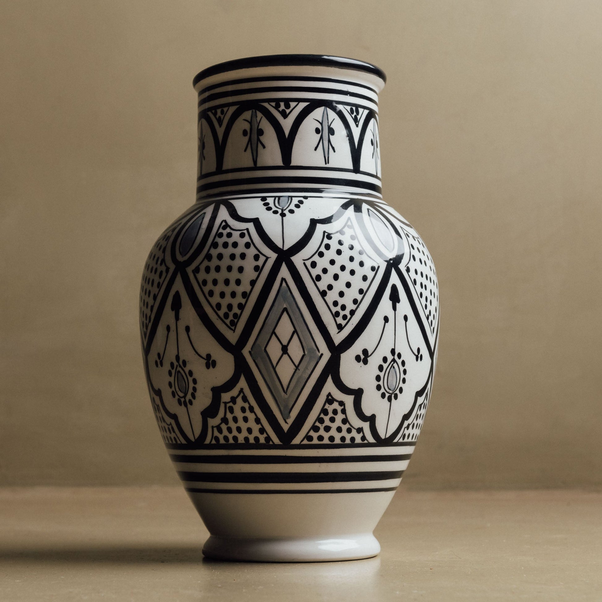 Fez Noir Vase - Handcrafted Moroccan Decor - Street-Wave