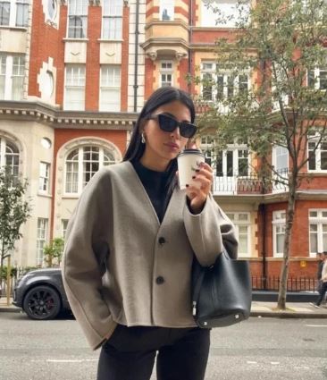 Street-wave Timeless Wool Coat For Women With Elegant Craftsmanship And Refined Style