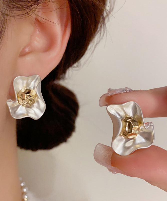 Boucles d'oreilles à tige élégantes en cuivre blanc surdoré à motif floral - Street-Wave