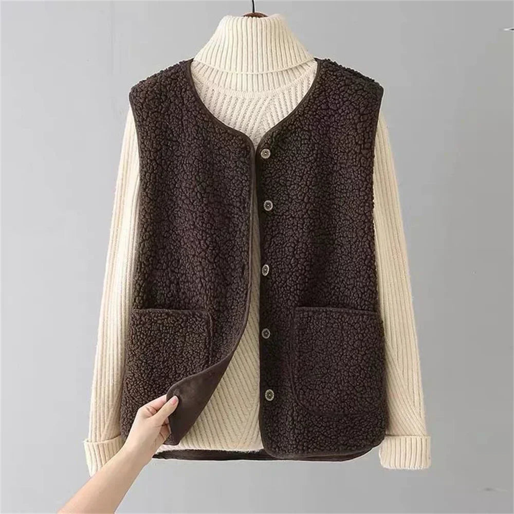 Women's Versatile Layering Vest with Lightweight Fabric and Easy Closure