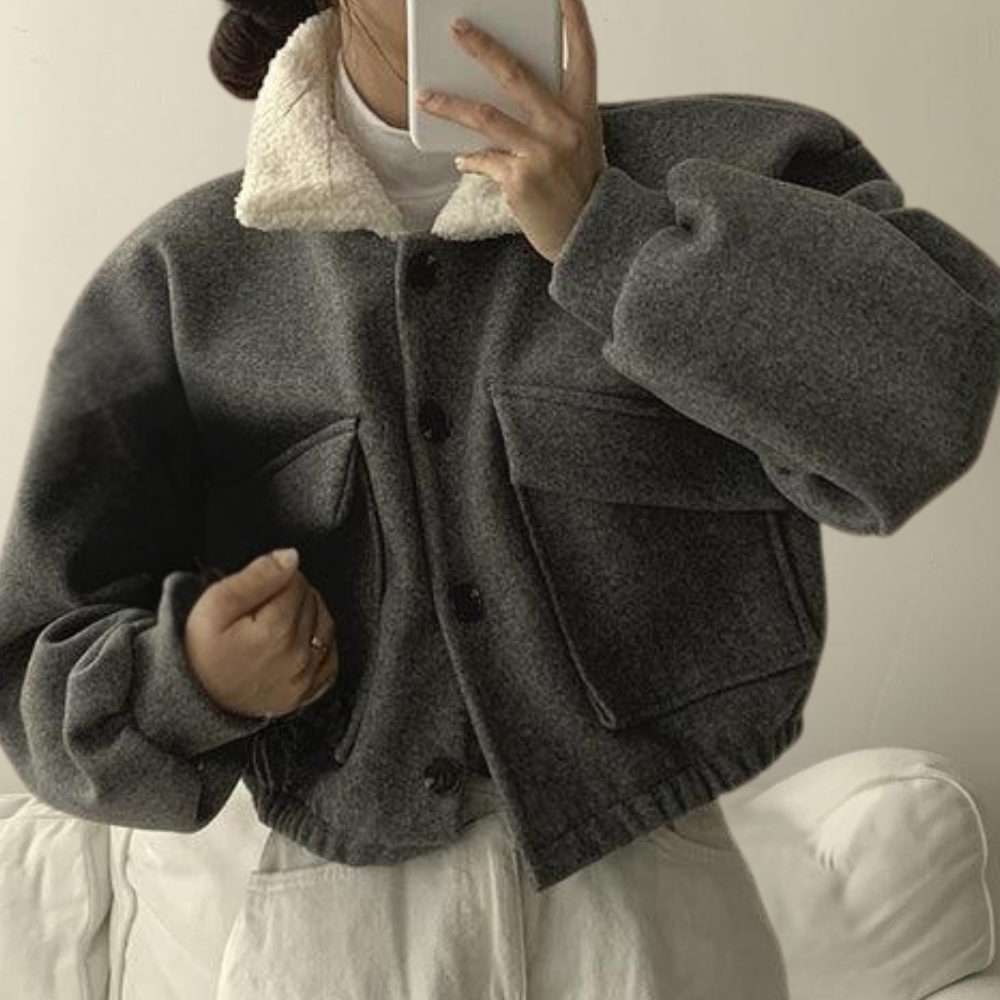 Street-Wave Womens Warm Coat Luxury Winter Jacket With Shearling Collar And Timeless Fit