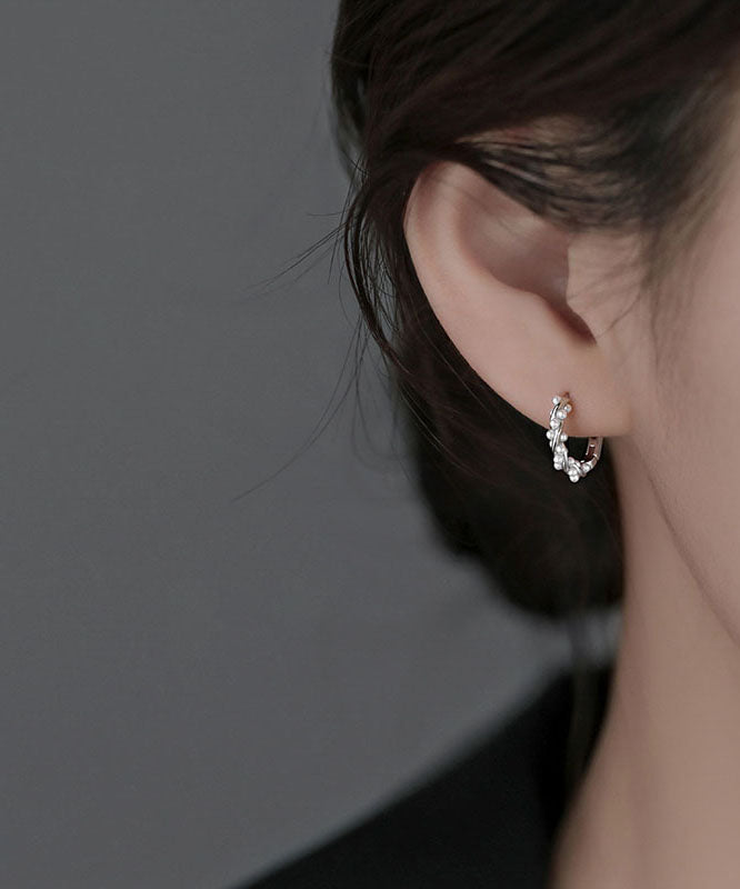 Boucles d'oreilles puces en soie, argent sterling et perles - Street-Wave