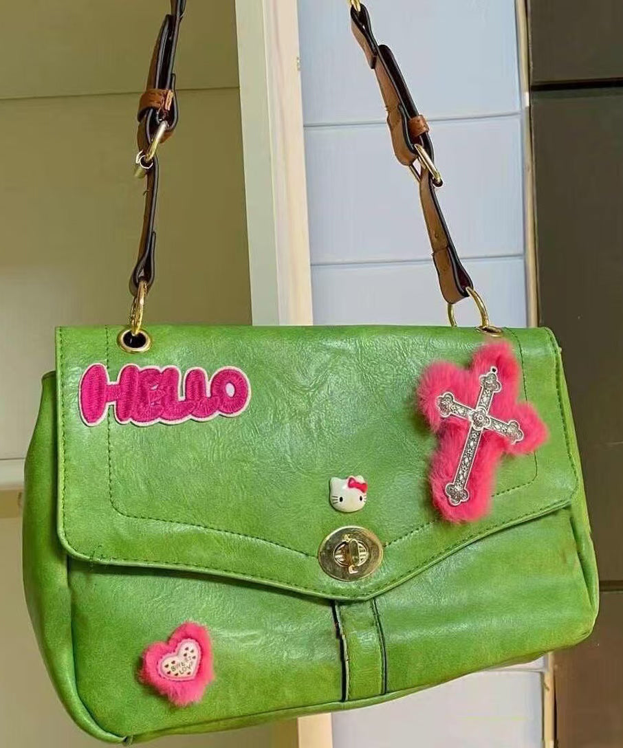 Sac à main en similicuir à broderies vertes fines et duveteuses - Street-Wave