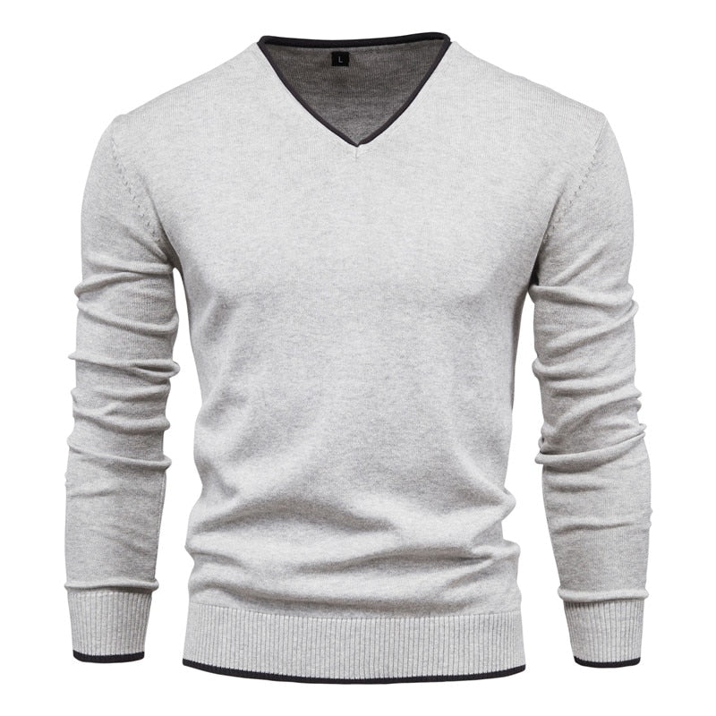 Street-wave Hoodie For Sporty Looks With Subtle Contrast Stitching And Modern V Neck