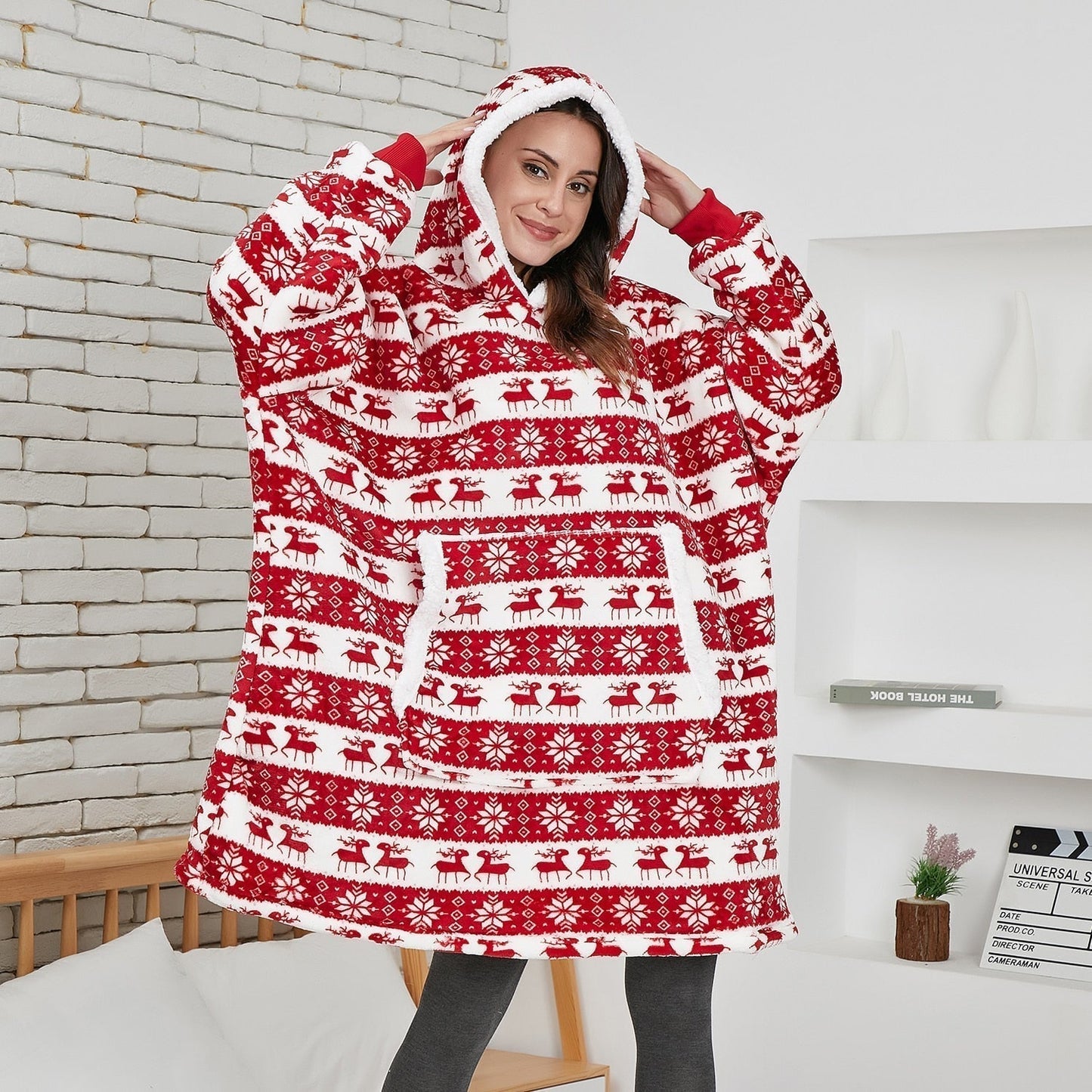 Street Wave Oversized Hoodie Kangaroo Pocket Plush Lining Plus Size Cozy Fleece Pullover