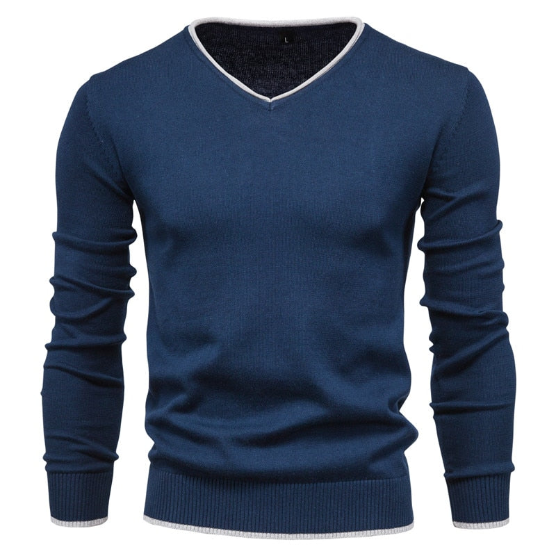 Street-wave Hoodie For Sporty Looks With Subtle Contrast Stitching And Modern V Neck