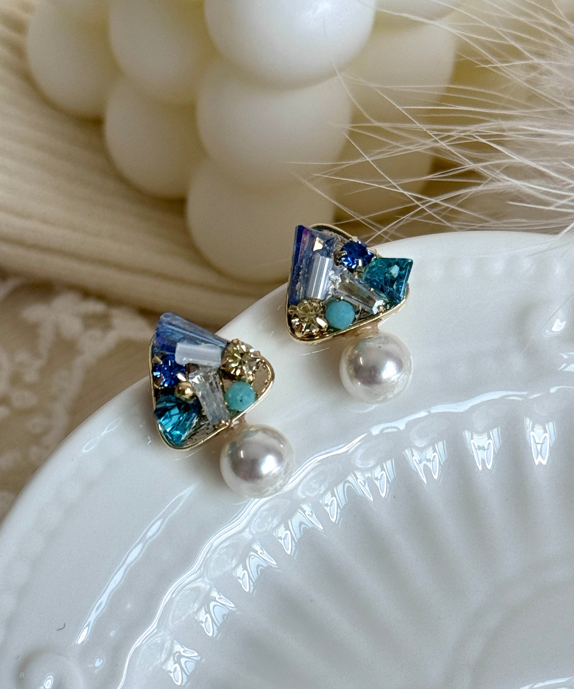 Boucles d'oreilles pendantes en perles de zircon et cristal surdoré vert clair faites à la main - Street-Wave