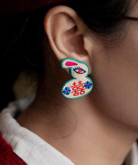 Boucles d'oreilles à tige en forme de petit lapin brodées à la main avec un arc-en-ciel - Street-Wave