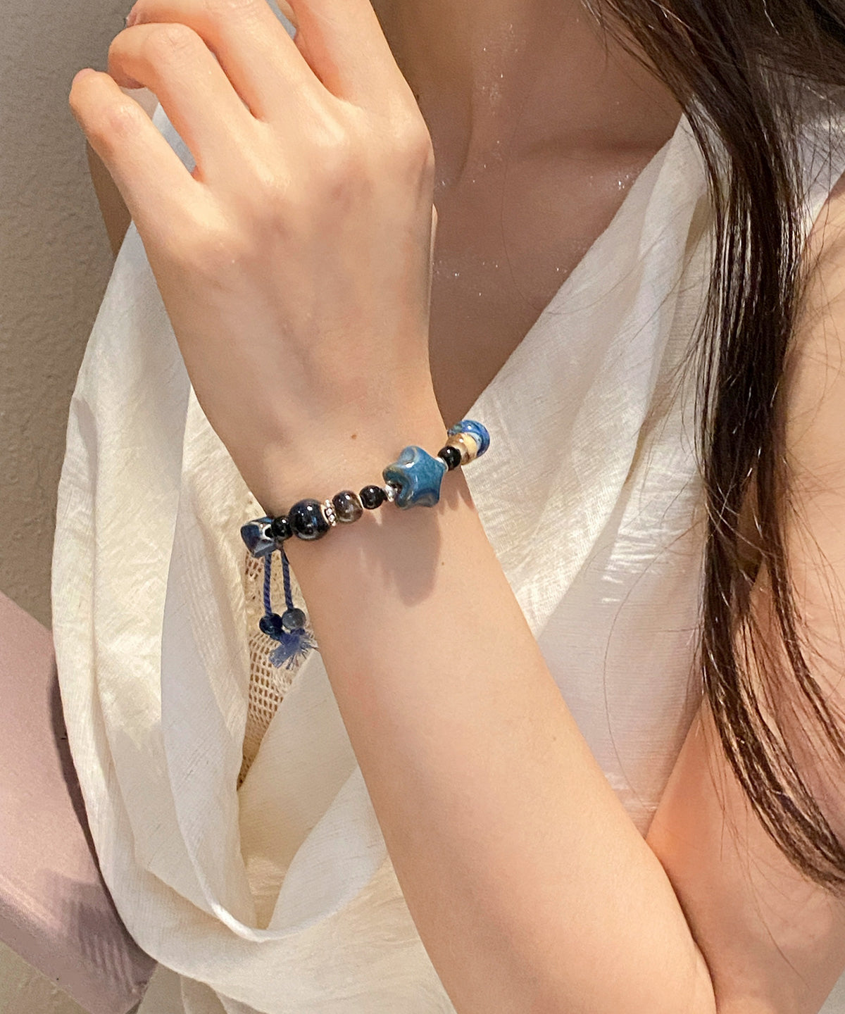 Bracelet à breloques en céramique tissée bleu roi fait main - Street-Wave
