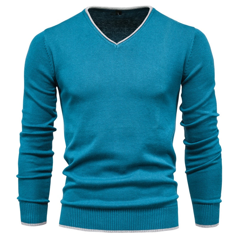 Street-wave Hoodie For Sporty Looks With Subtle Contrast Stitching And Modern V Neck