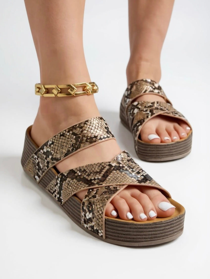 Women's Woven Platform Sandals with Cushioned Sole and Adjustable Straps
