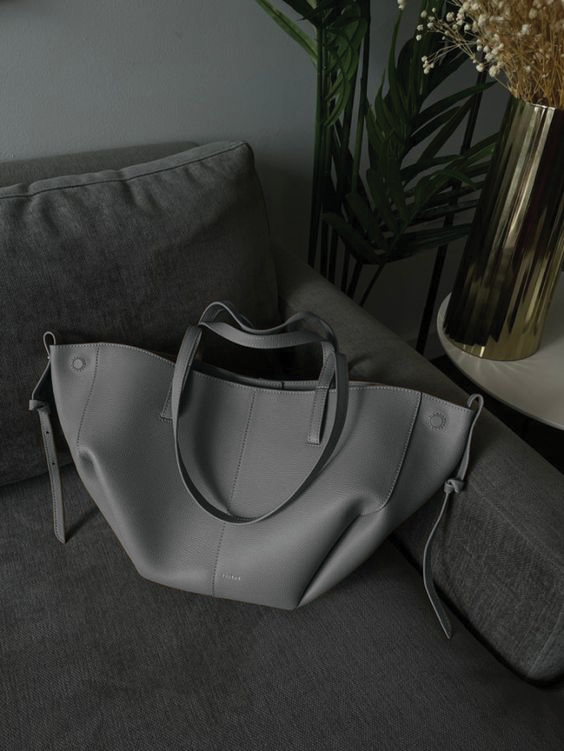 Street-Wave Caroline Leather Tote For Professionals Oversized Cinch Sides