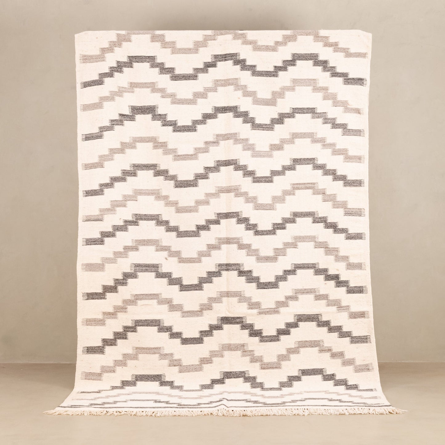 Sanabil - taznakht kilim rug - Street-Wave