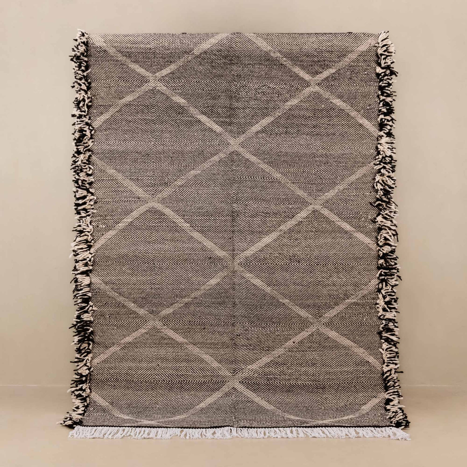 Soheir - taznakht kilim rug - Street-Wave