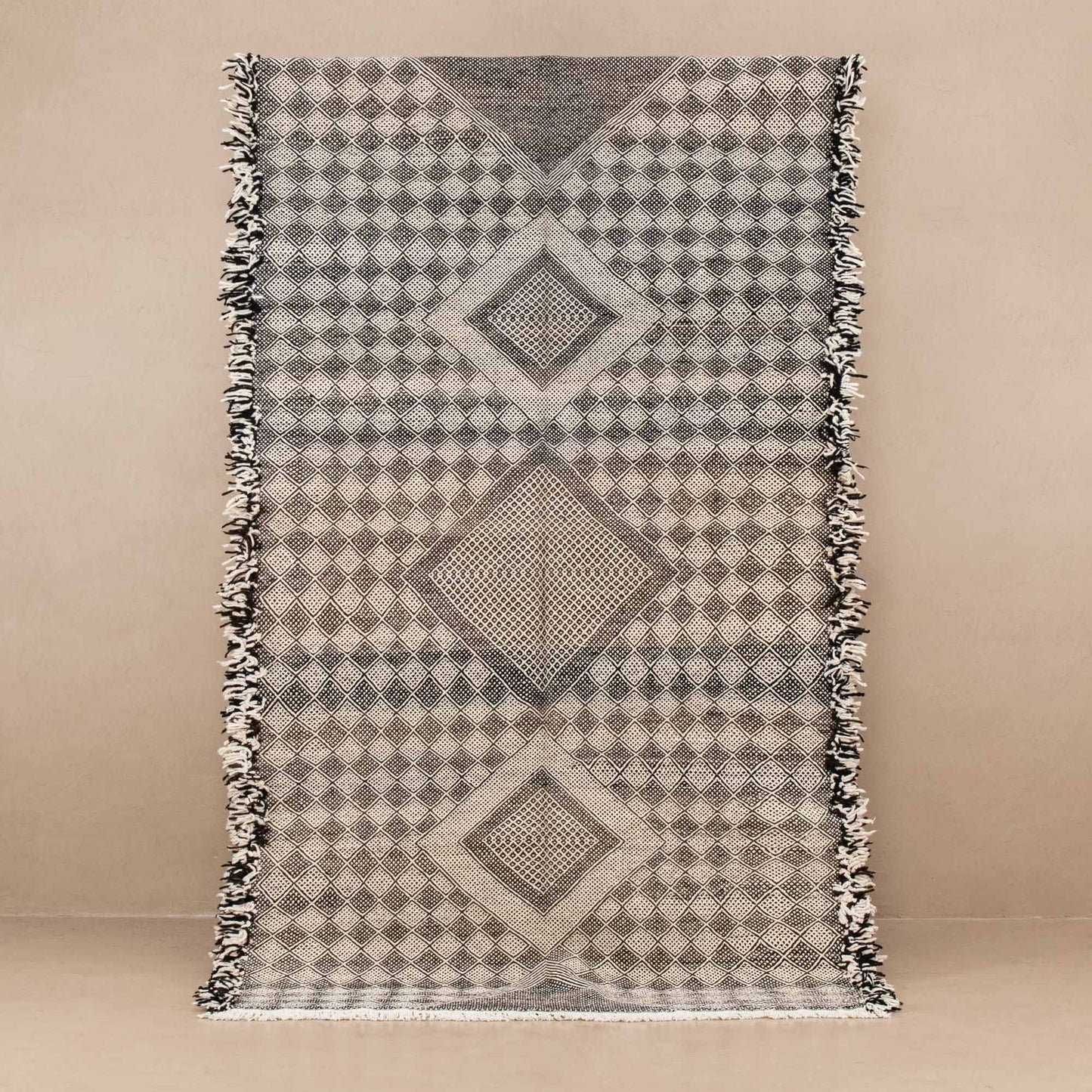 Tamghara - taznakht kilim rug - Street-Wave
