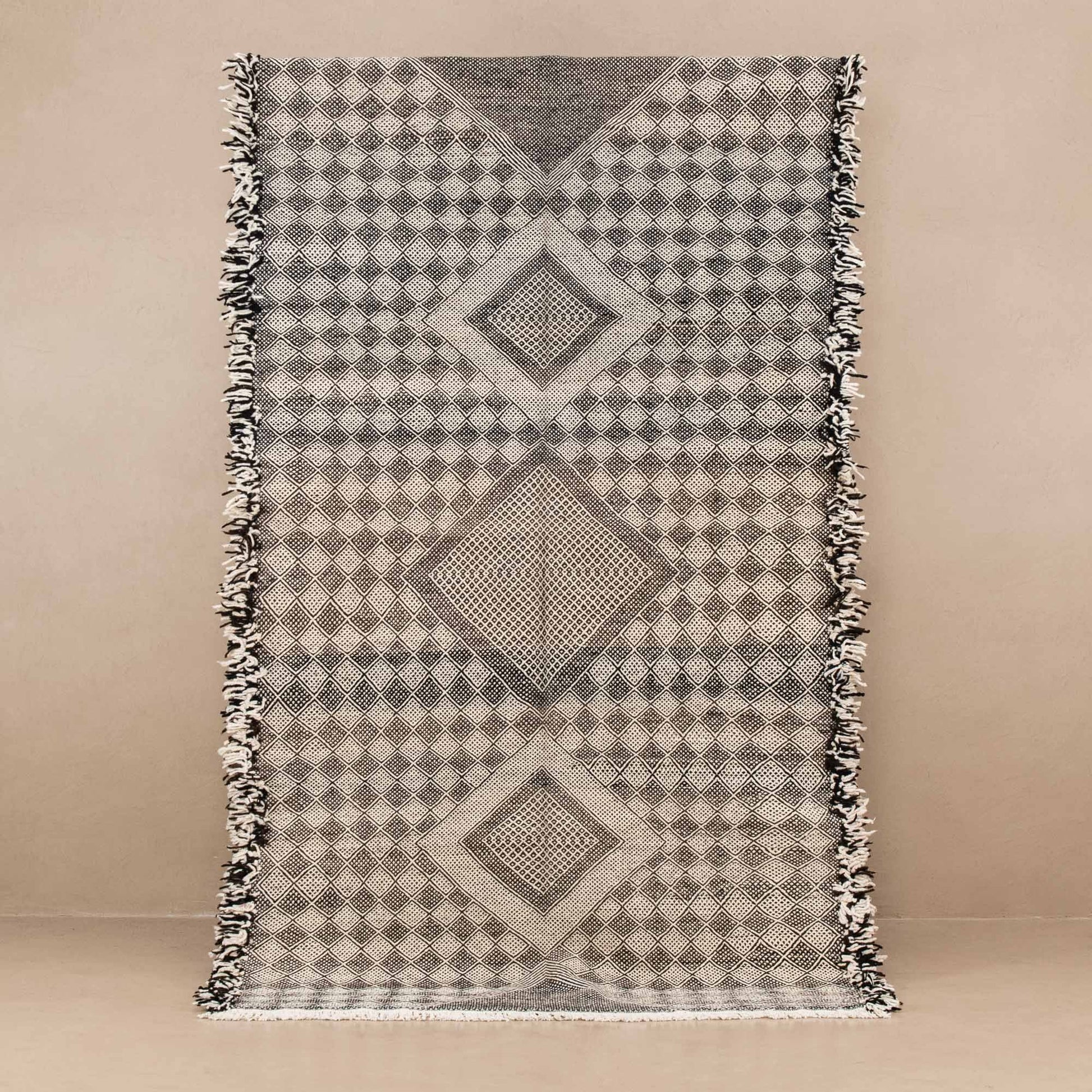 Tamghara - taznakht kilim rug - Street-Wave