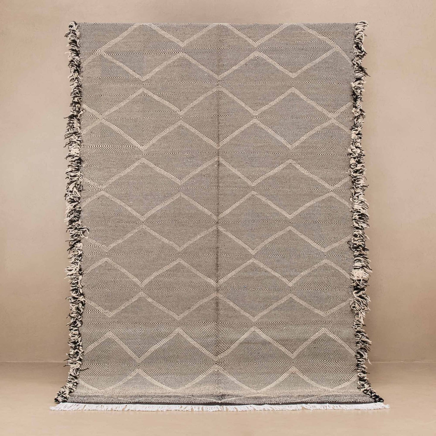 TanTan - taznakht kilim rug - Street-Wave