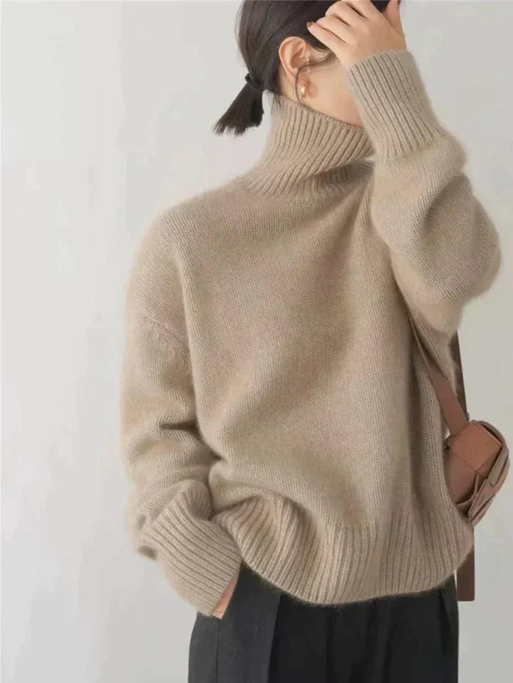 Street-wave Women's Wool Turtleneck Sweater For Cold Weather, Cozy Luxury Knitwear Collection