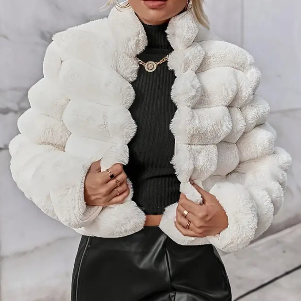 Street-Wave Luxurious Winter Fur Coat For Women Warmth And Timeless Elegance With Plush Fur Design