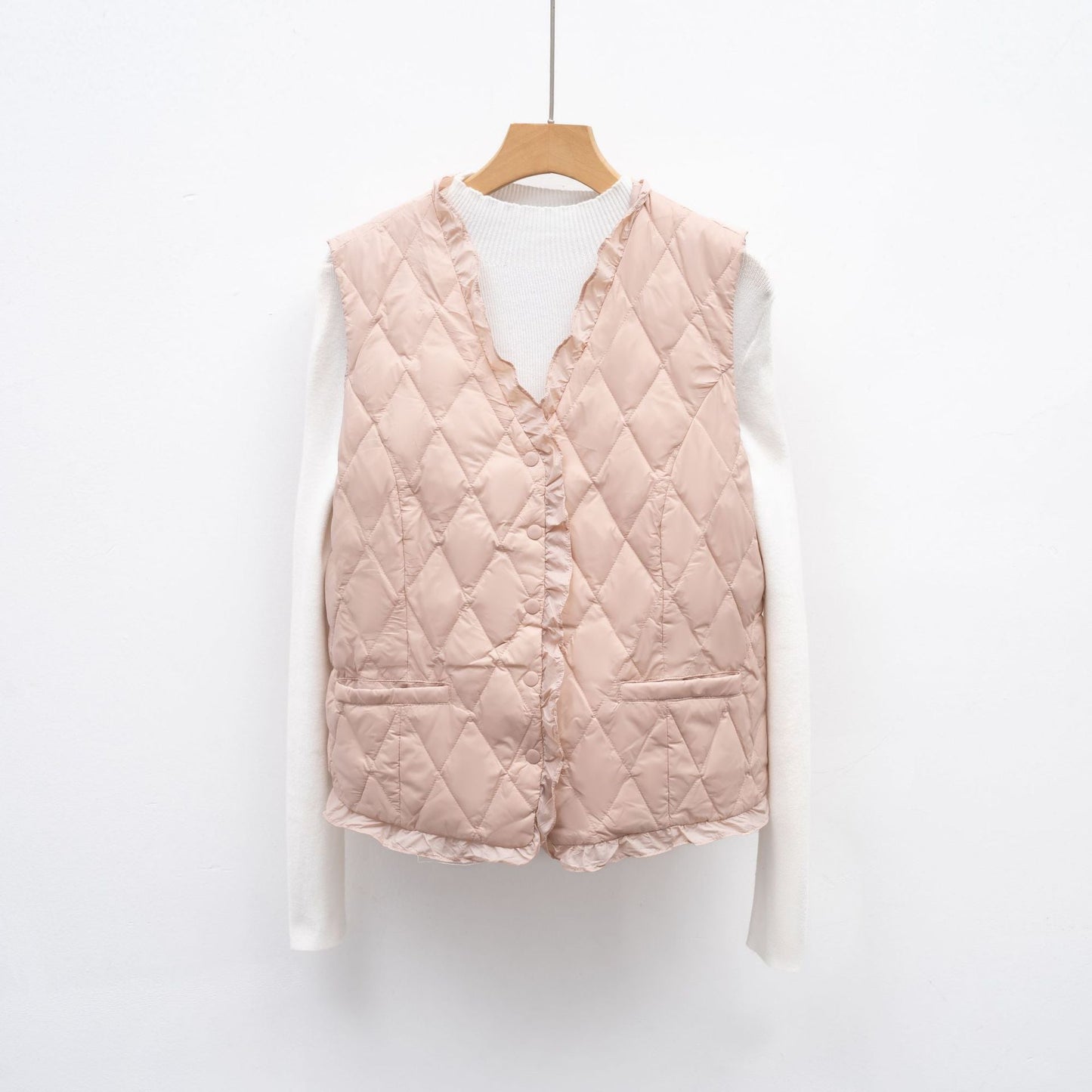 Street-Wave Quilted Vest For Women With Asymmetric Cut And Lightweight Warmth Ideal For Fall And Layering