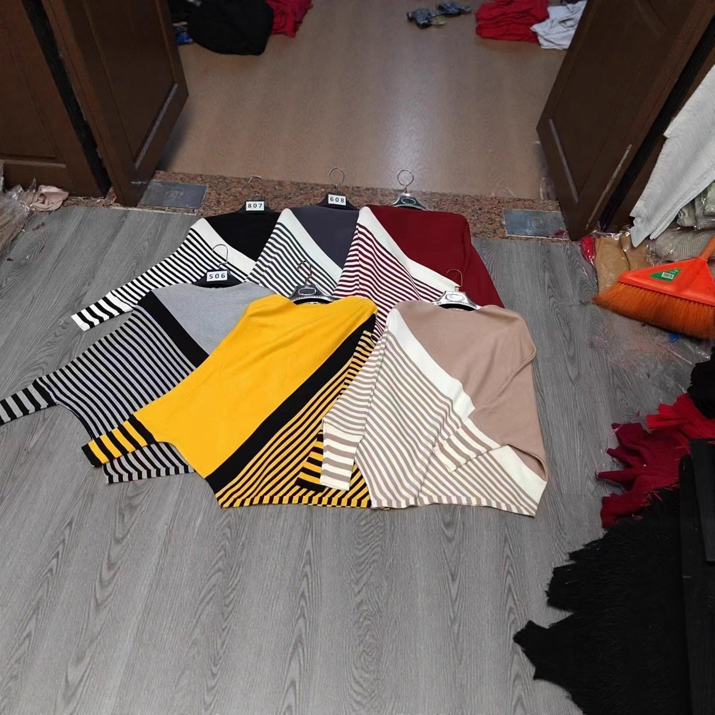 Street-wave Women's Asymmetric Knit Pullover With Graphic Stripe Pattern Chic Comfortable Fashion Sweater