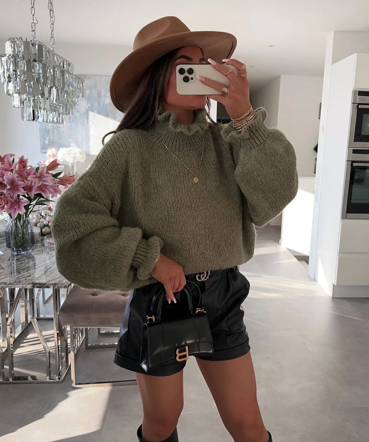 Street-wave Cozy Knit Turtleneck Sweater For Women With Wide Sleeves Plush Pink Structured Design