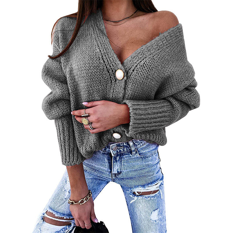 Street-Wave Women's Cardigan With Relaxed V-Neck And Fine Button Details For Effortless Chic