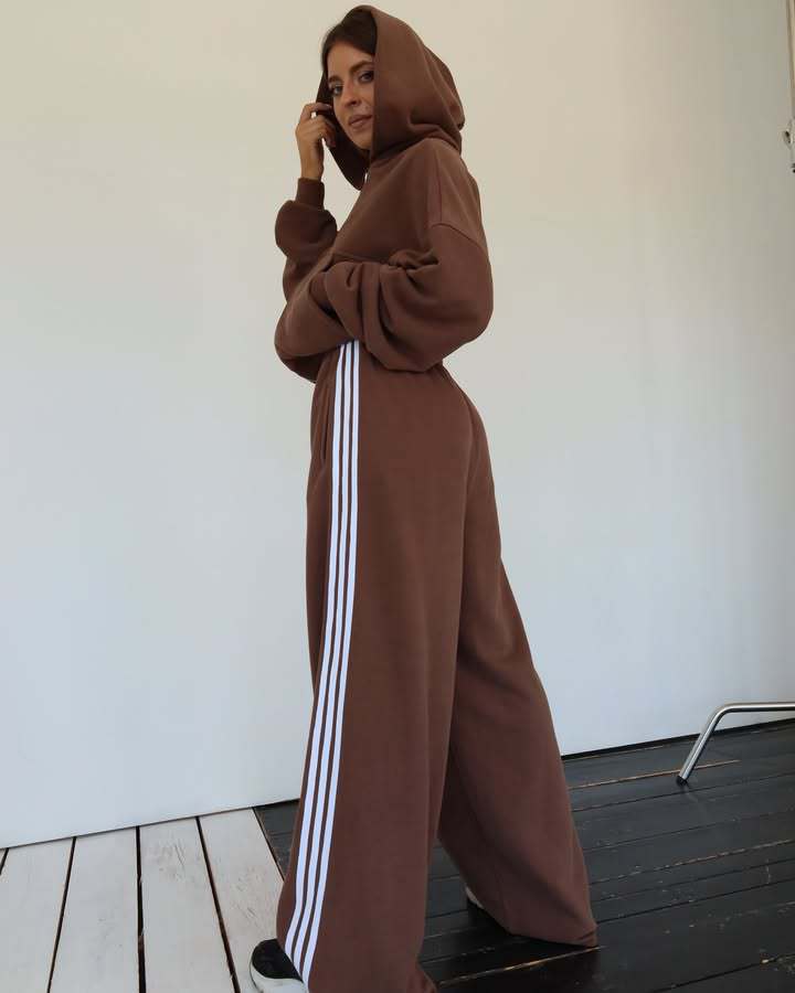 Street-Wave Women Sport Lounge Set Cropped Zip Hoodie Wide Leg Joggers Trendy Athleisure for Leisure and Fitness