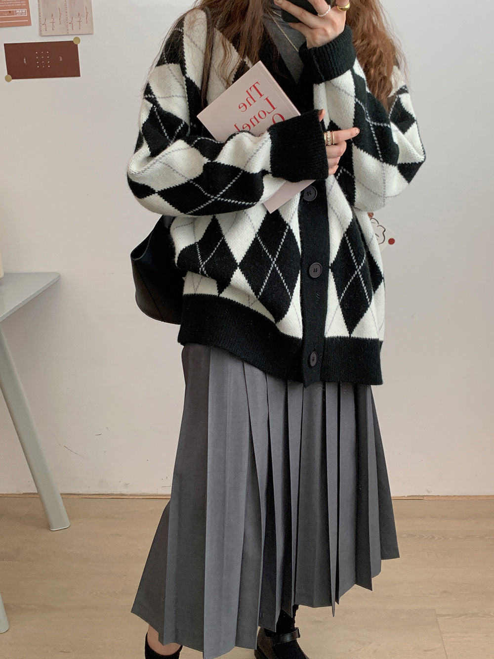 Street-Wave Women's Cozy Chunky Knit Cardigan With Diamond Argyle Pattern And Button Closure