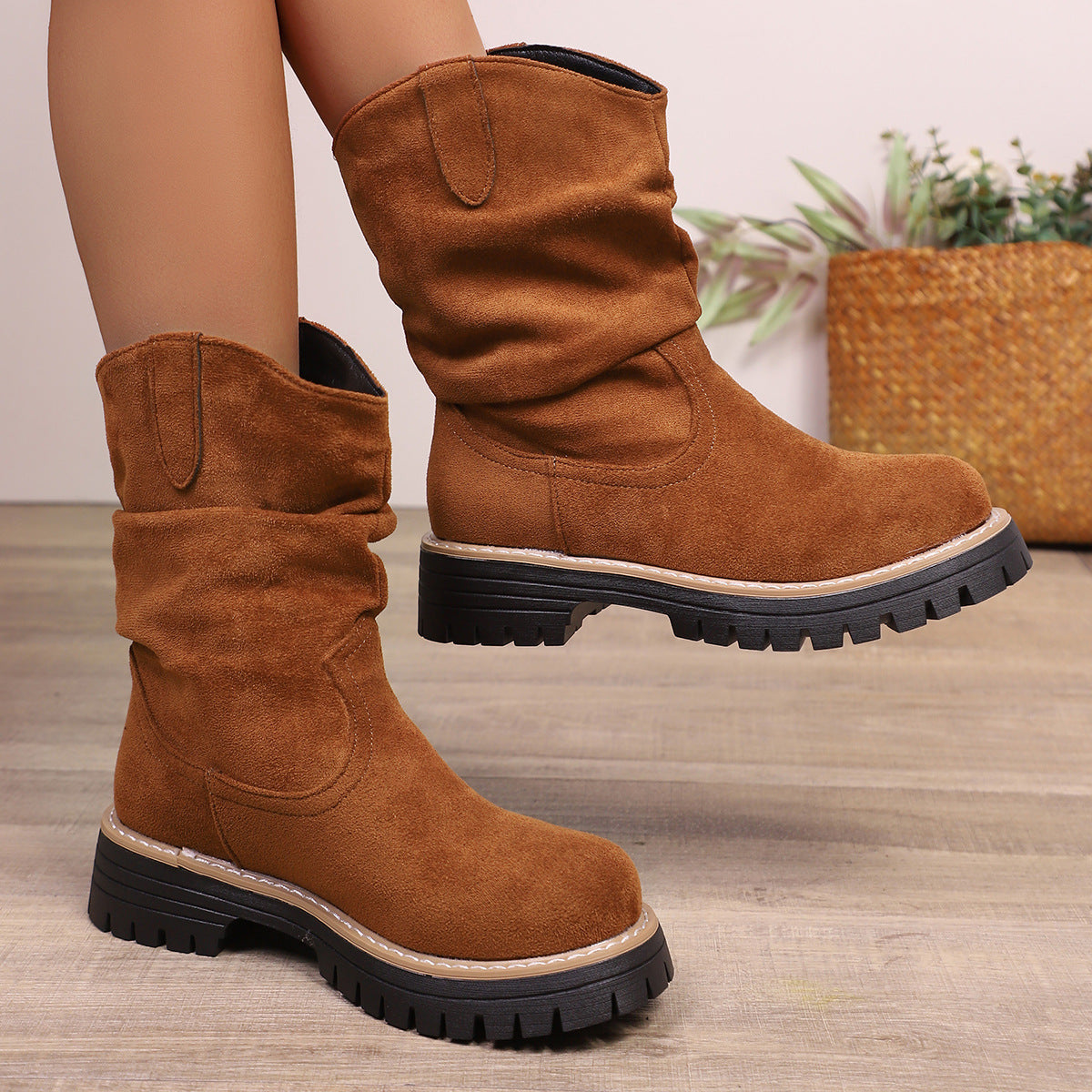 Street-wave Women Suede Boots Soft Slouchy Fold Look With Rugged Outsole For Cozy Winter Wear