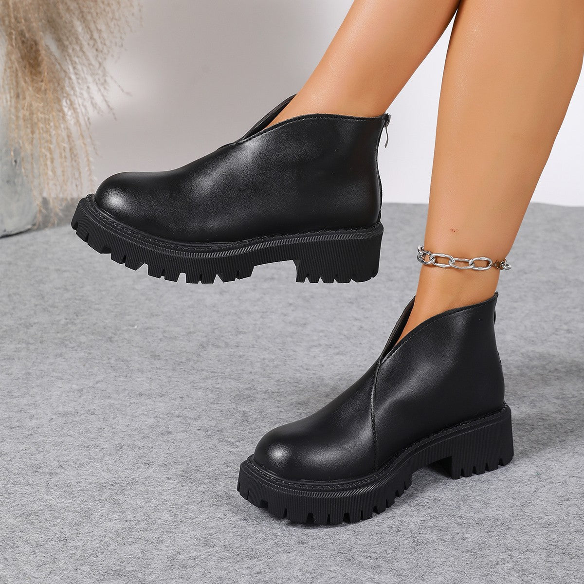 Street-Wave Women Chelsea Boots Platform Trend With Non Slip Sole For All Day Comfort