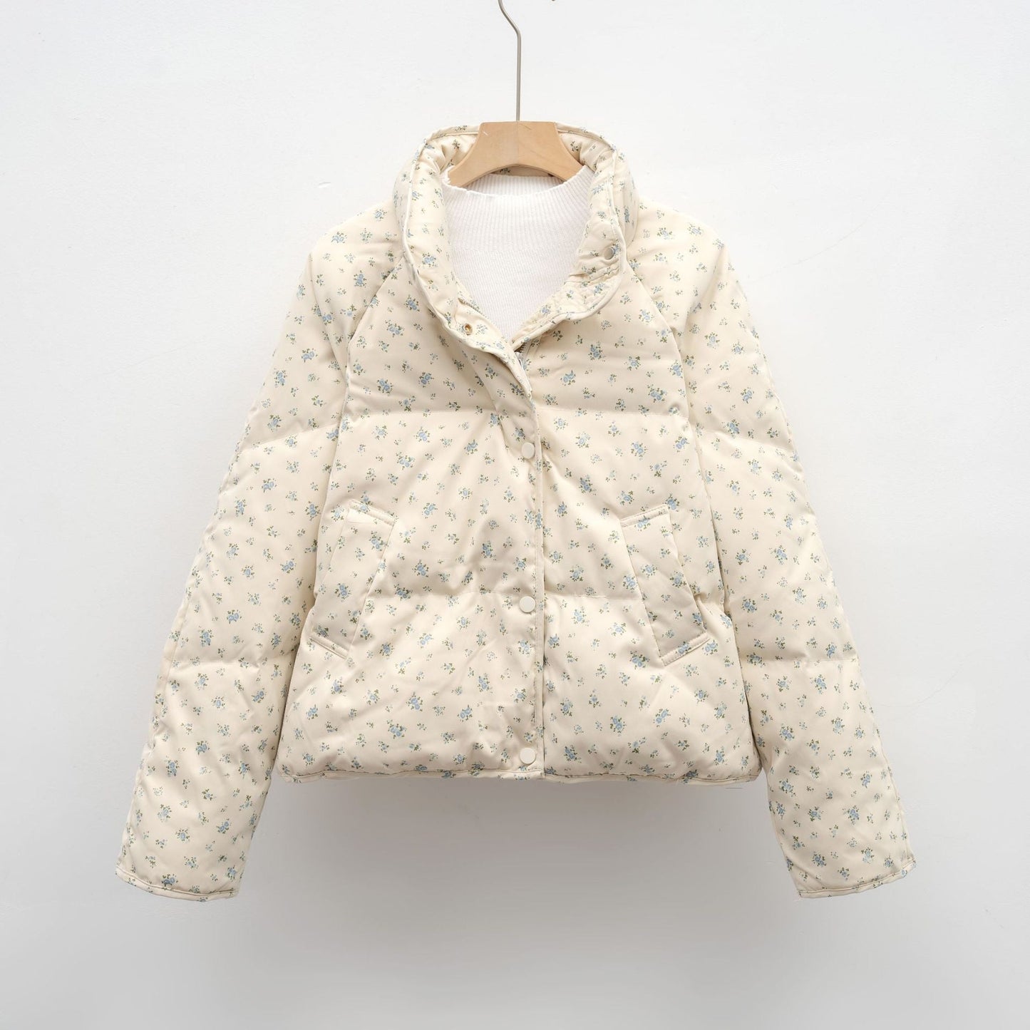 Street Wave Womens Voluminous Quilted Puffer Jacket With Floral Design And Practical Pockets